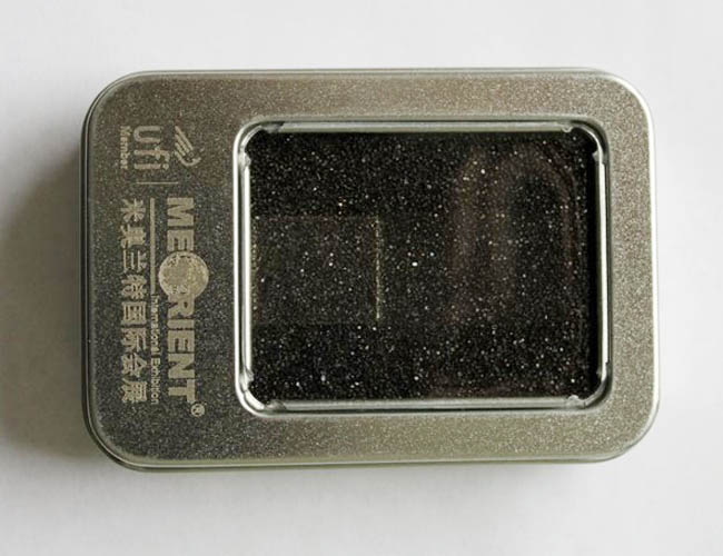 水晶U盤(pán),發(fā)光U盤(pán),會(huì)展中心U盤(pán),米奧特蘭國(guó)際U盤(pán)